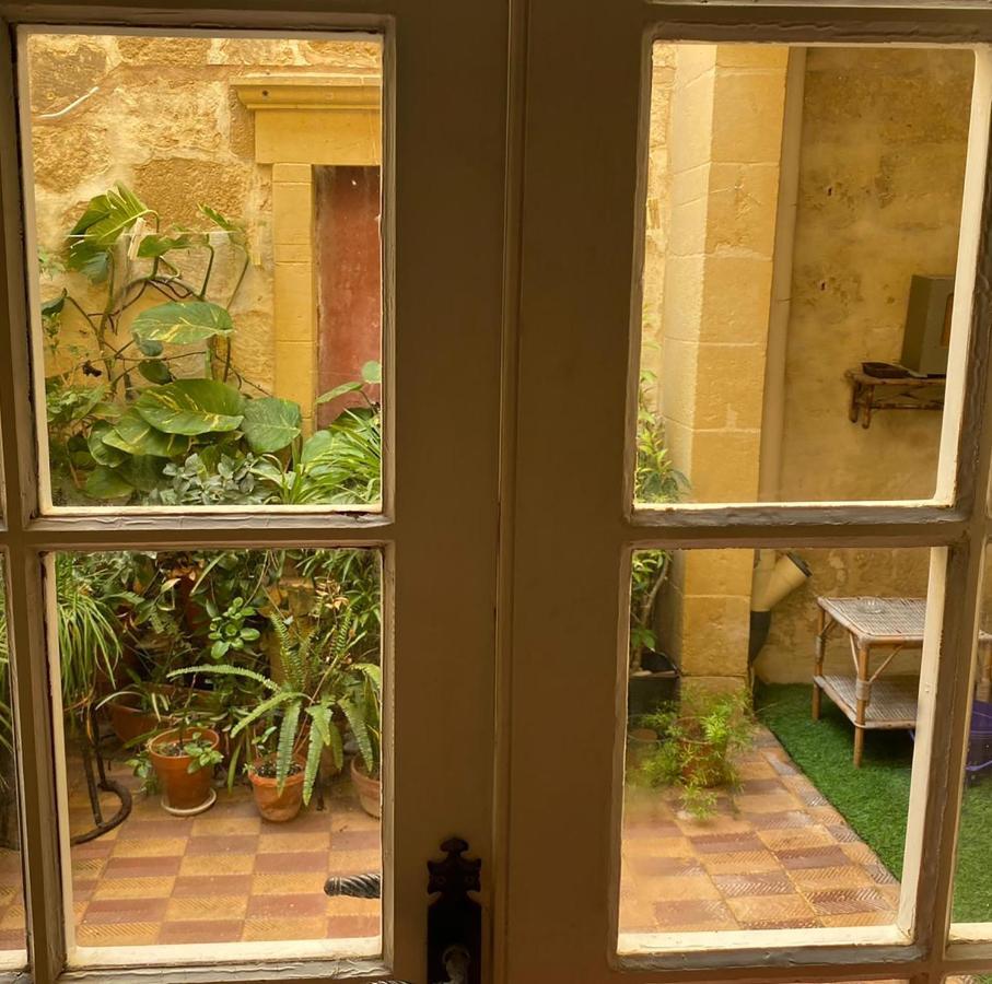Maria Townhouse Heart Of Victoria B&B 外观 照片