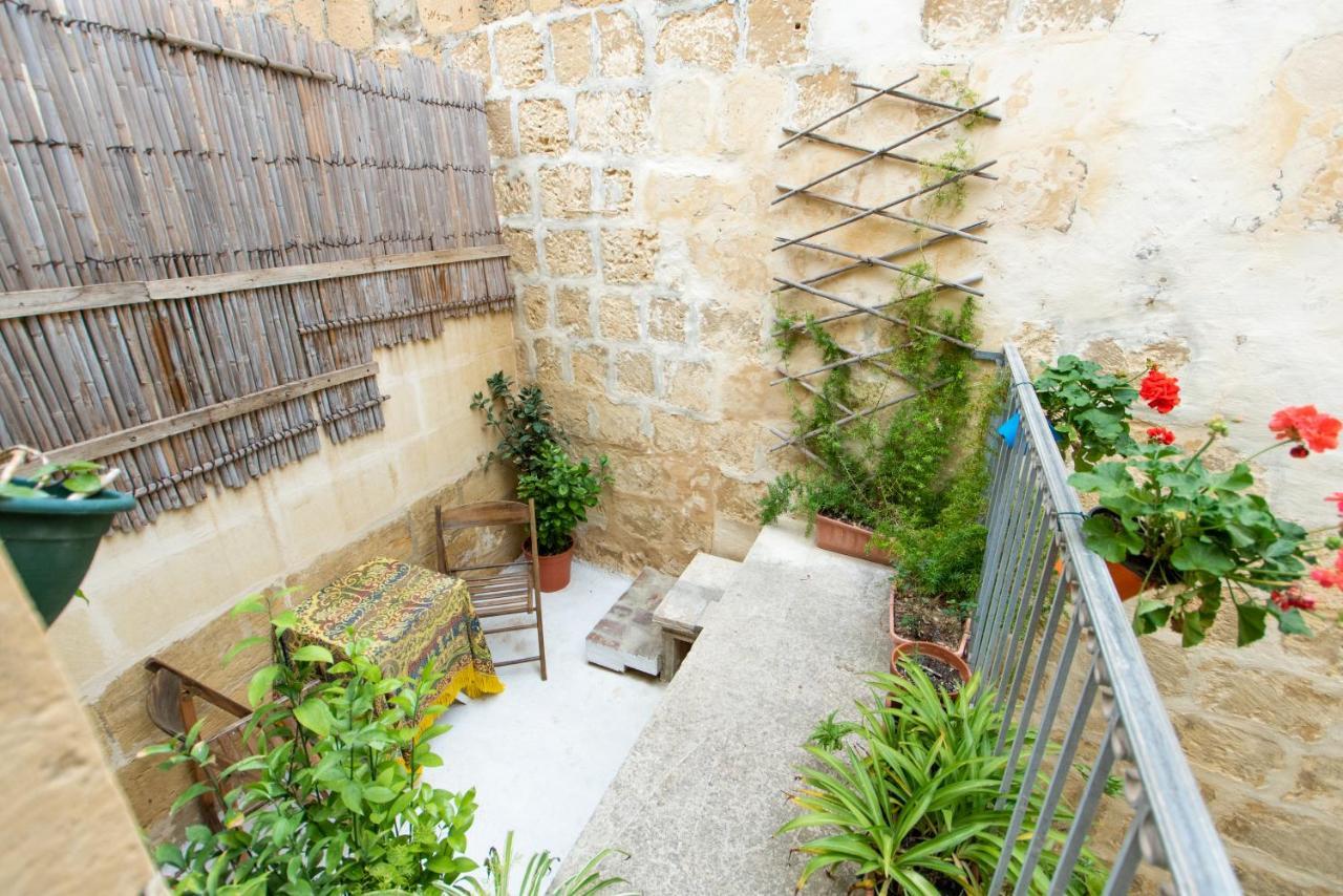 Maria Townhouse Heart Of Victoria B&B 外观 照片