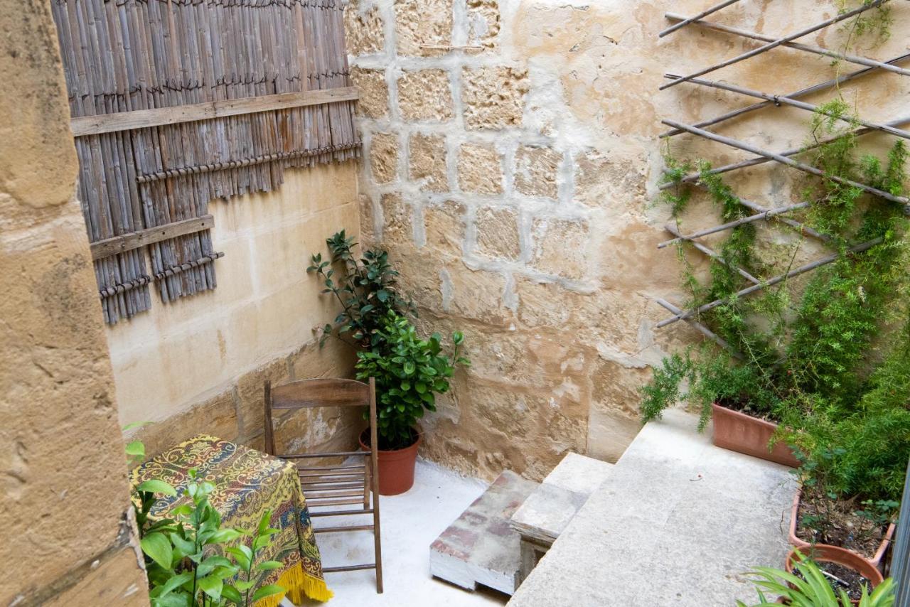 Maria Townhouse Heart Of Victoria B&B 外观 照片